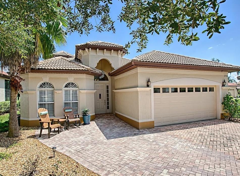 Two Top Homes For Sale in Eustis and HoweyintheHills, Florida